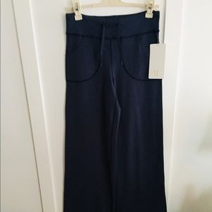 NWT Lululemon Still Pant II